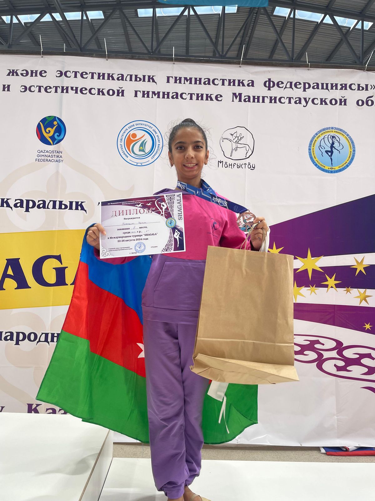 “Tanınmış müəllim olmaq istəyirəm” – Gimnastın uğur hekayəsi