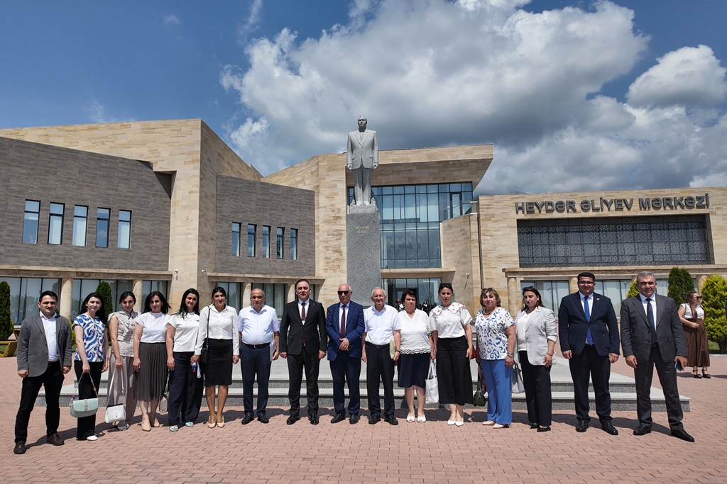 Şəkidə Xalq şairi Bəxtiyar Vahabzadənin anadan olmasının 100 illiyinə həsr olunmuş Beynəlxalq konfransın açılış tədbiri keçirilib