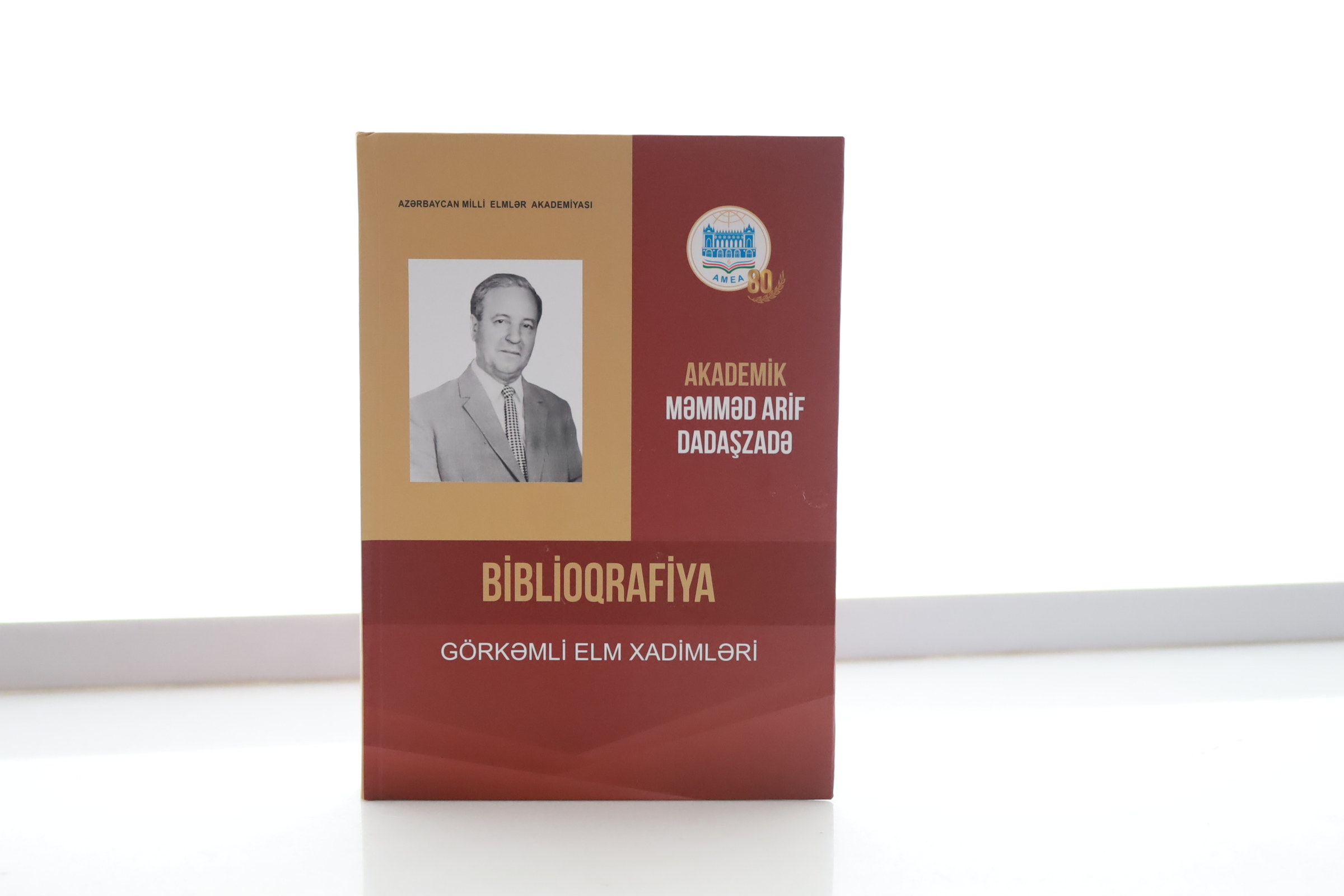 MEK-in tərtibatında görkəmli ədəbiyyatşünas Məmməd Arif Dadaşzadənin biblioqrafik göstəricisi nəşr olunub