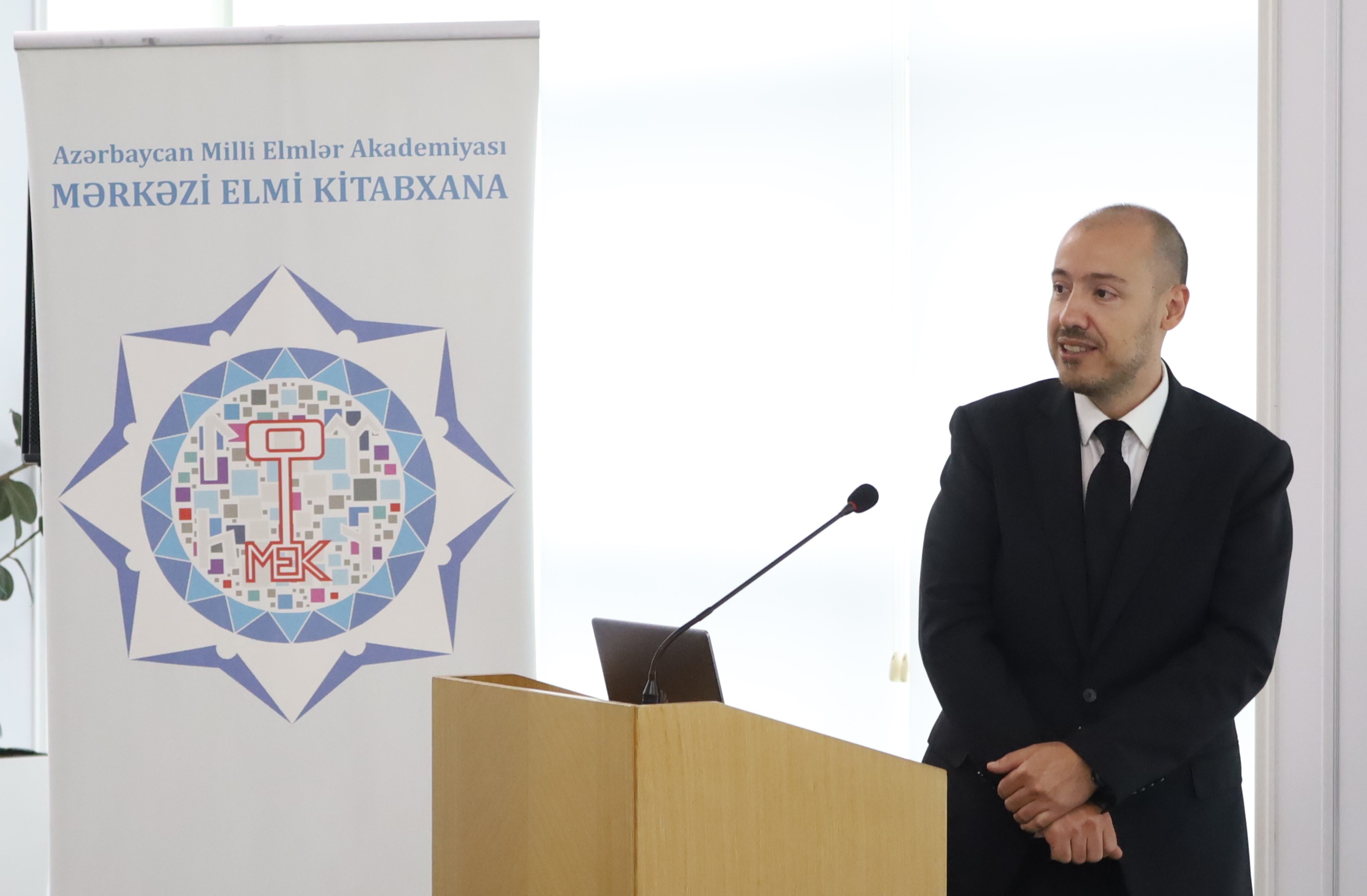 Mərkəzi Elmi Kitabxanada “Elsevier” nəşriyatının ScienceDirect elmi -məlumat bazasının təqdimatı keçirilib