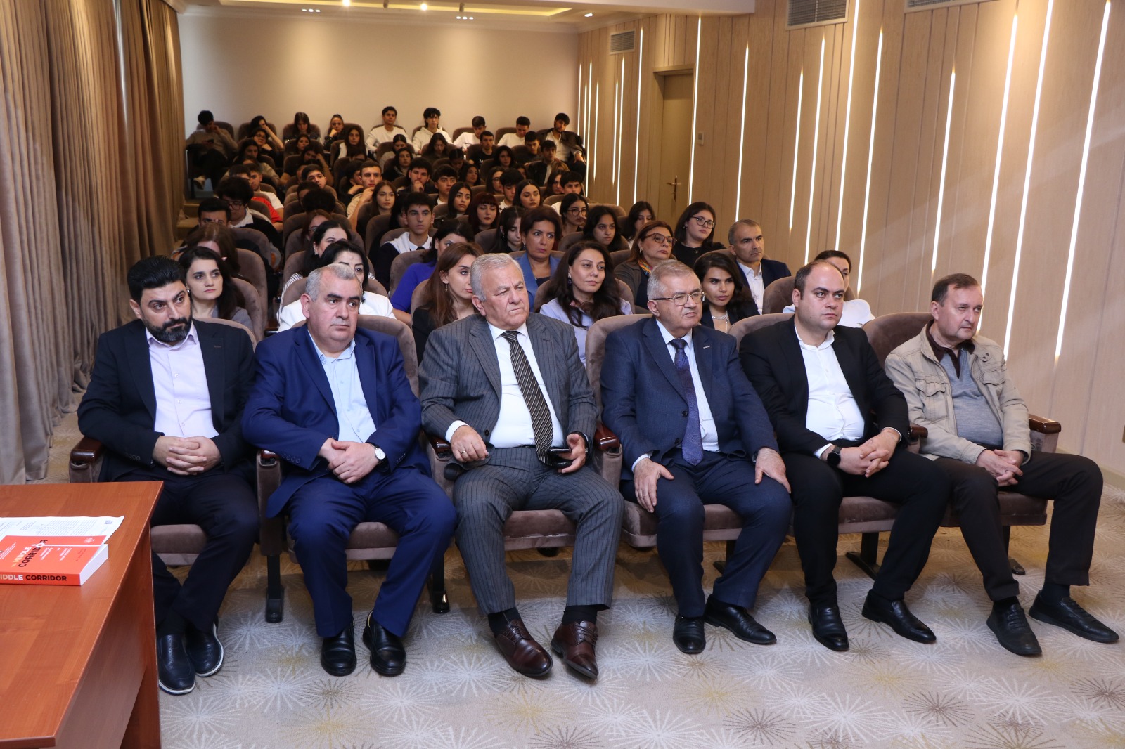 AzMİU-da "Orta Dəhliz” mövzusunda elmi-praktik təlim və kitab təqdimatı keçirilib.