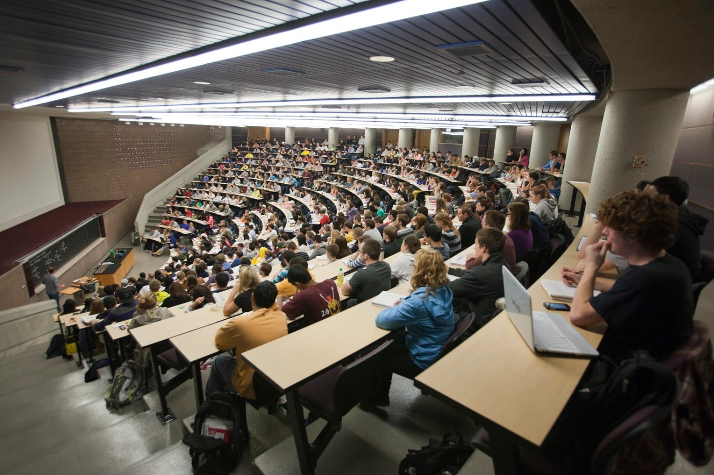 Universitetlərin inkişaf yolu: Rəqəmlərdən keyfiyyətə doğru