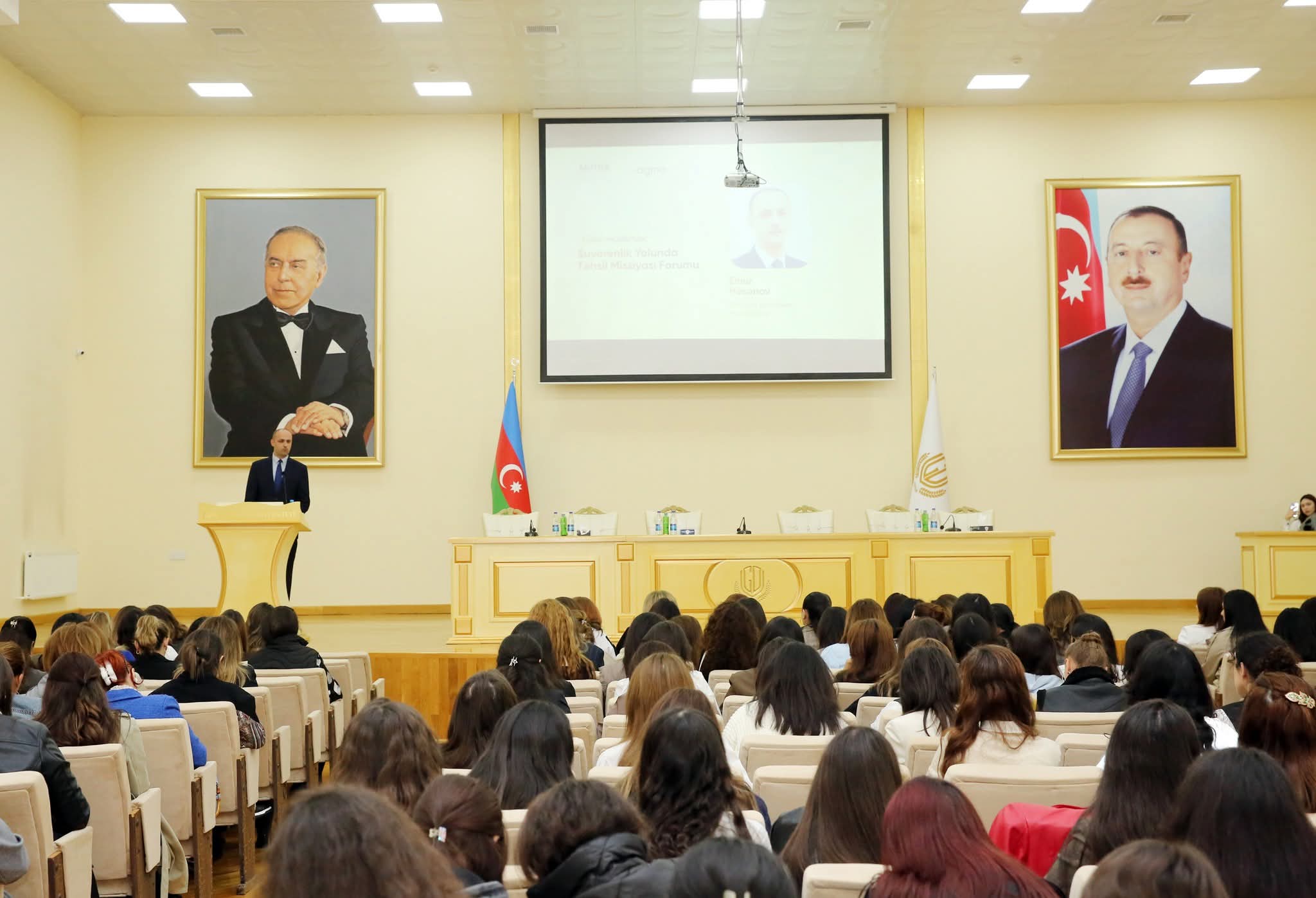 Gəncədə “Gənc müəllimlər: Suverenlik yolunda təhsil missiyası” adlı forum keçirilib
