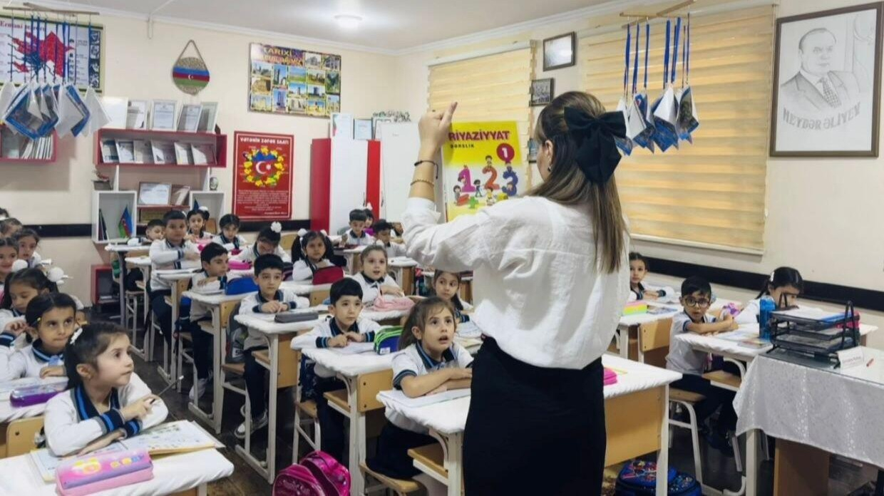 İbtidai təhsili bir müəllim tədris etməlidir, yoxsa…?