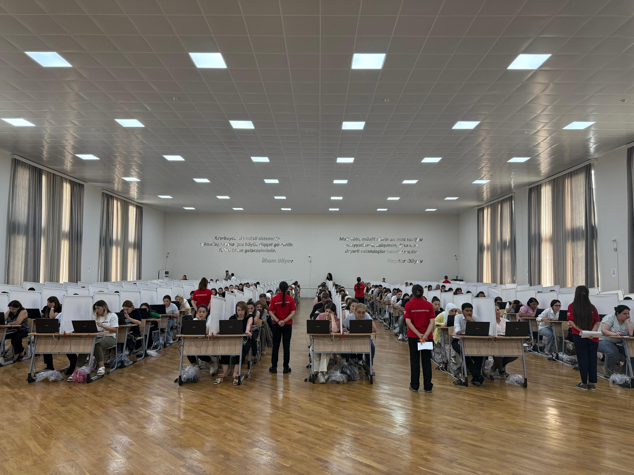 Peşə təhsili müəssisələrinə işə qəbul üçün imtahan keçirilir
