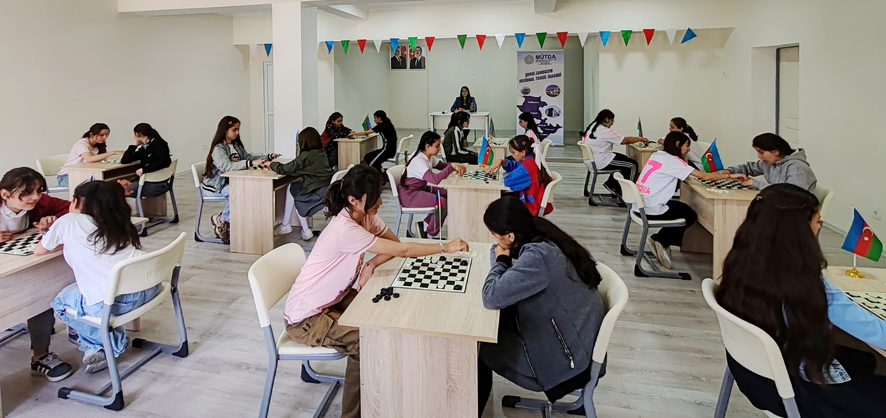 Laçında şagirdlər üçün idman yarışları keçirilir