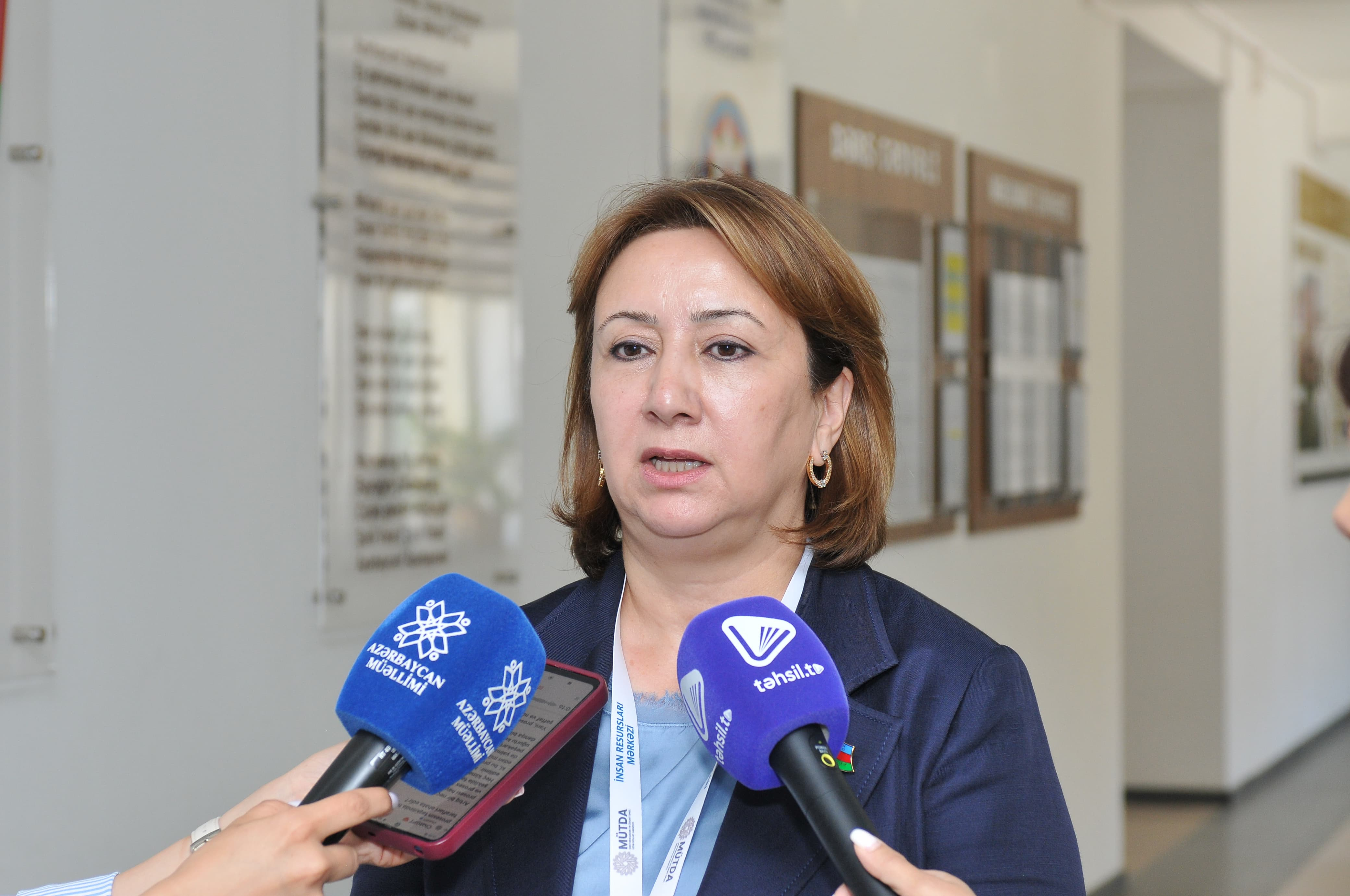 Bu məktəblər dərslik seçimində müstəqil olsun – Deputatdan TƏKLİF