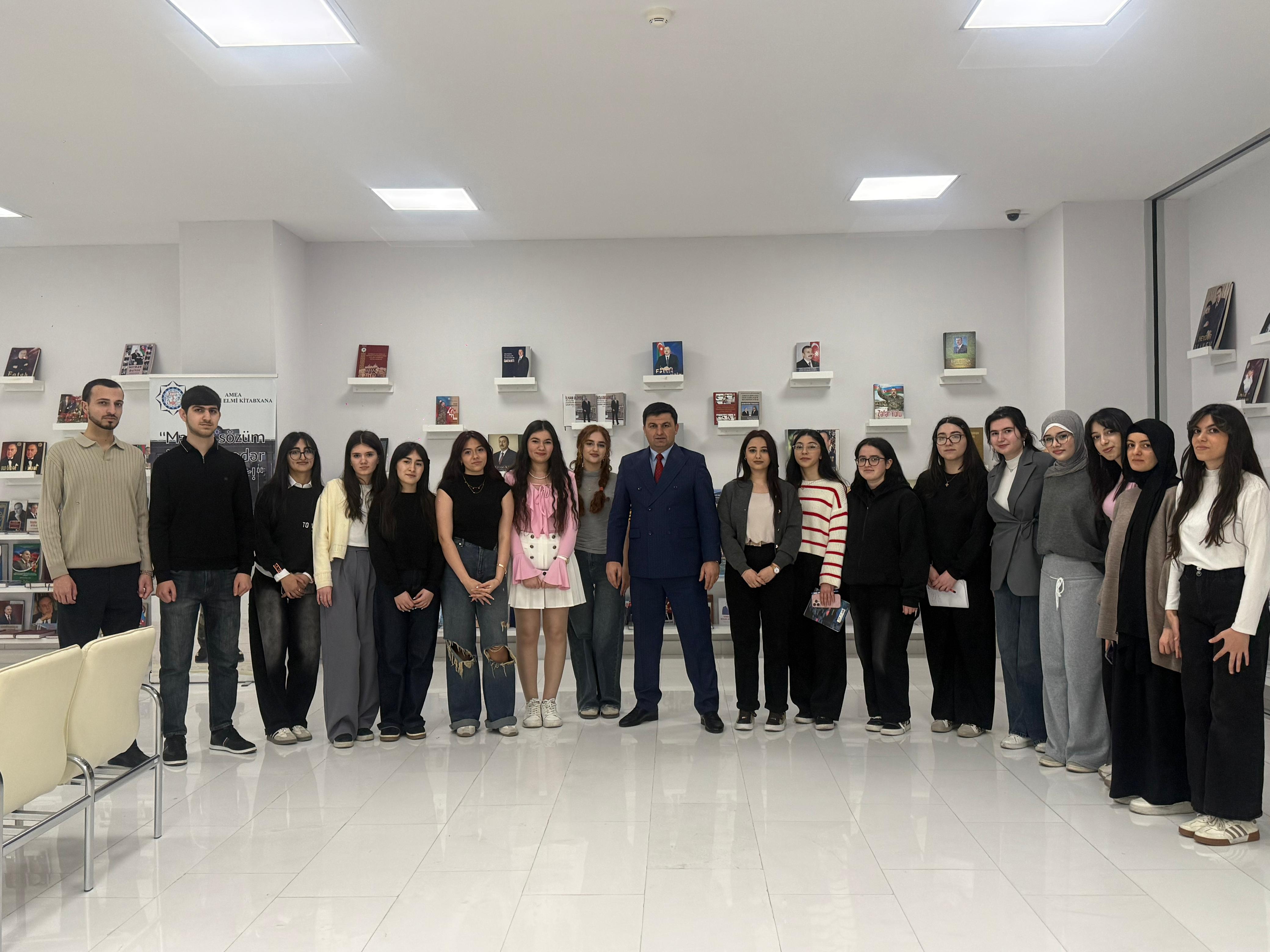 BDU tələbələri Mərkəzi Elmi Kitabxanada praktik dərsdə iştirak ediblər