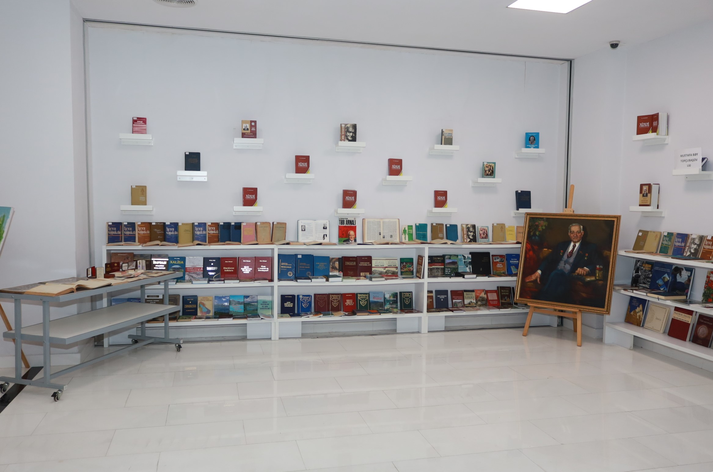 MEK-də akademik Mustafa bəy Topçubaşovun 130 illiyinə həsr olunmuş sərgi