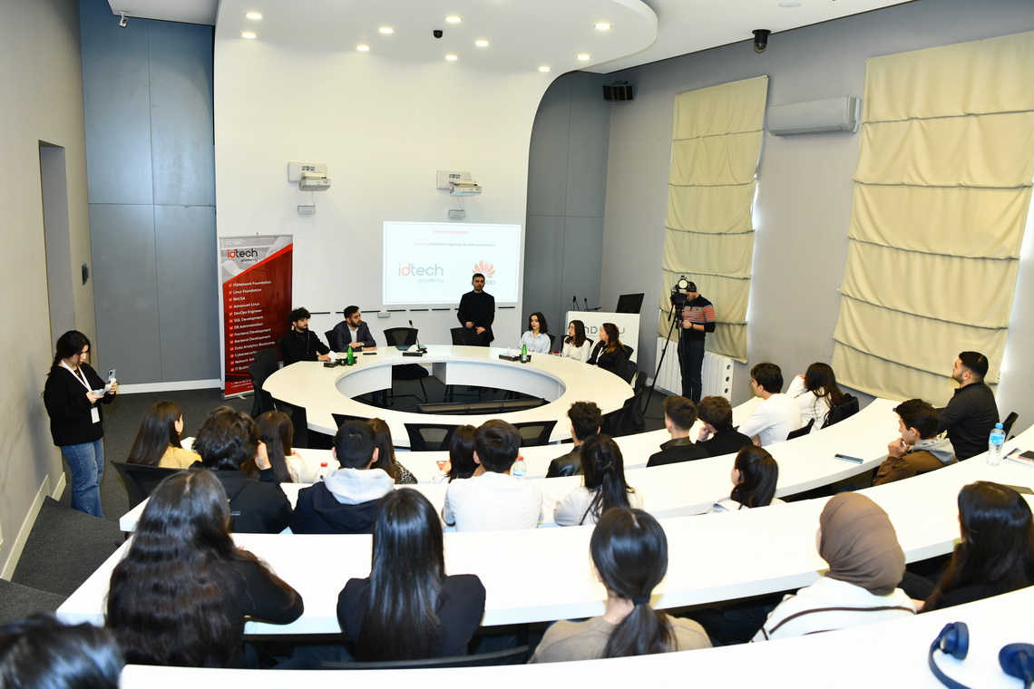 ADNSU tələbələri üçün İT biliklərinin genişləndirilməsinə dair infosessiya keçirilib