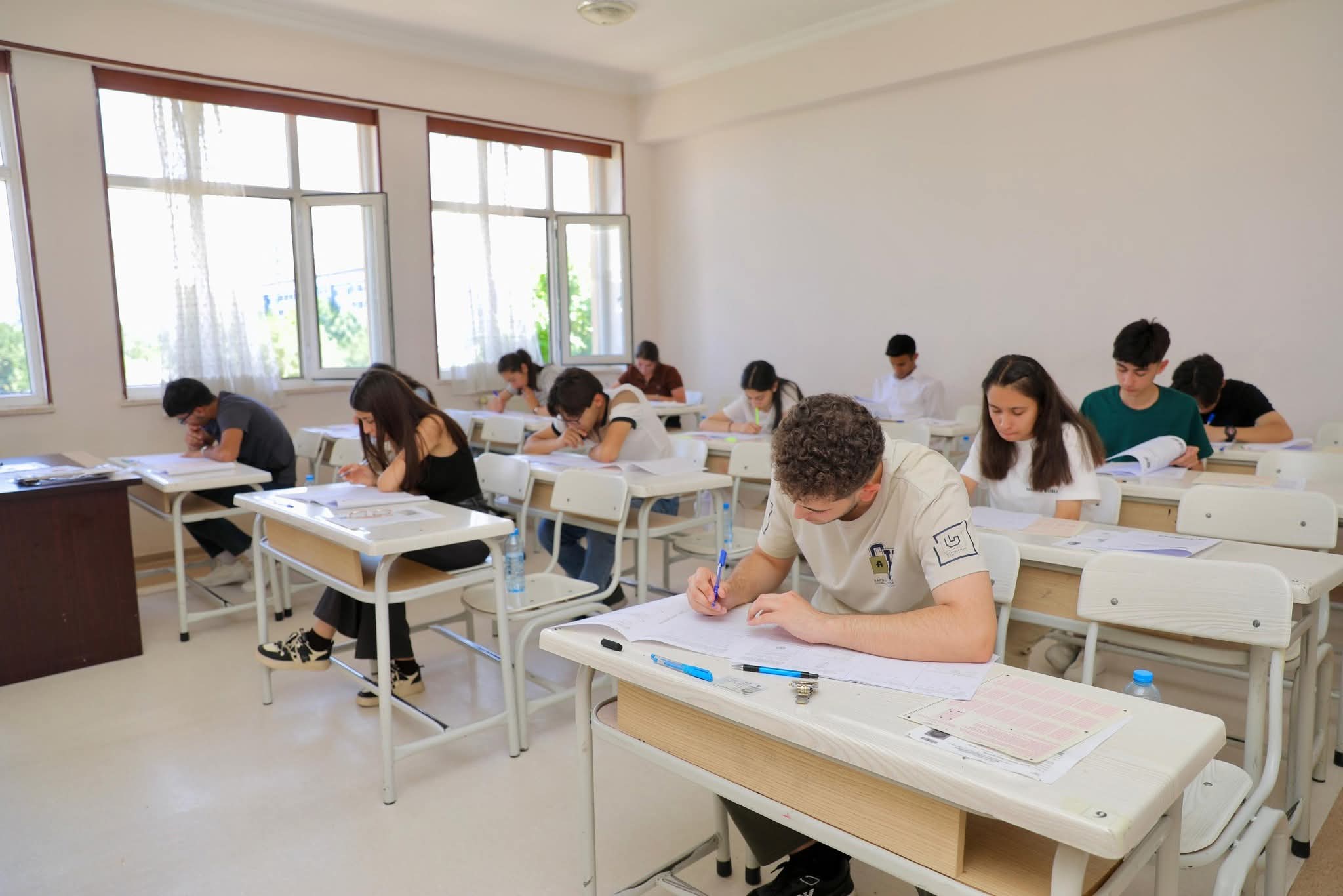 II və III ixtisas qrupları üzrə qəbul imtahanı keçirilib