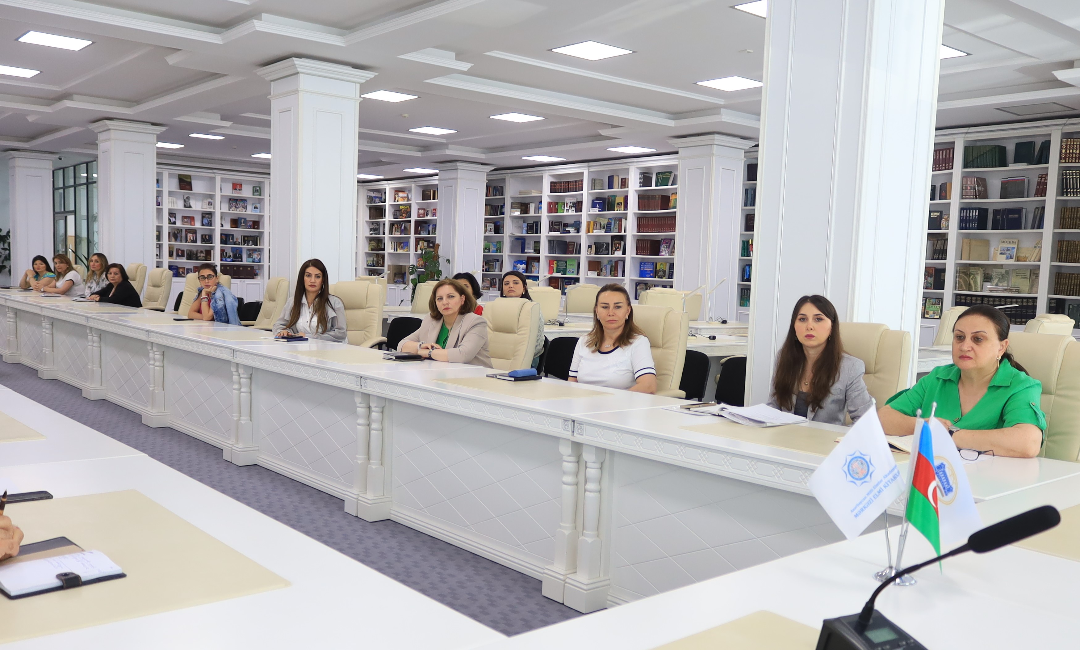 MEK əməkdaşlarının ezamiyyətlərinə dair hesabatları dinlənilib
