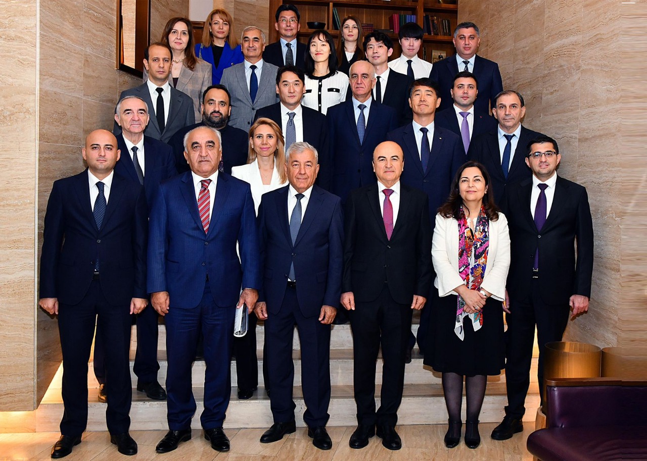 SDU nümunəsində ali məktəblərin innovasiya mərkəzinə çevrilməsi mövzusunda tədbir keçirilib – FOTO