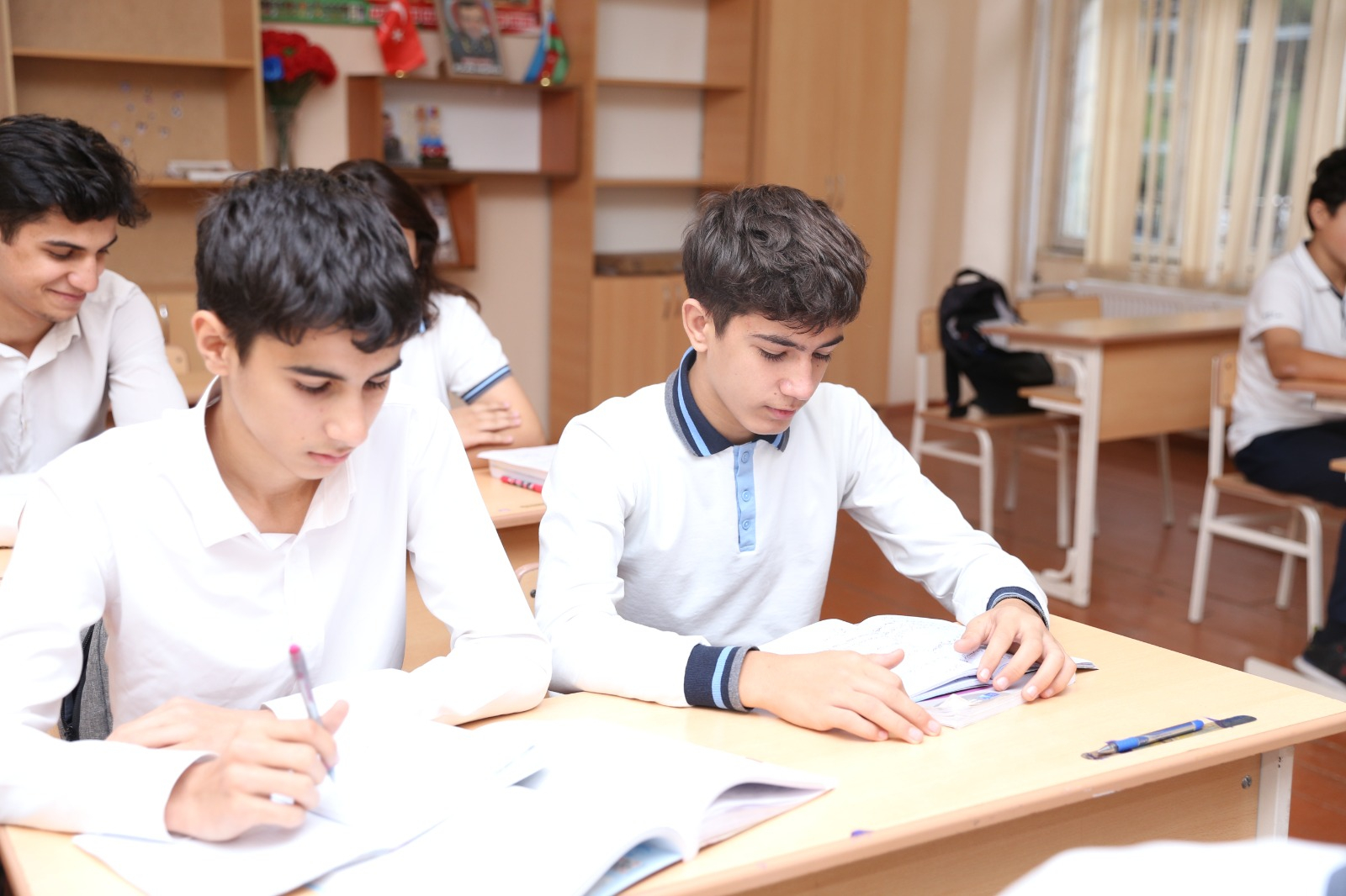 Eyni tədris proqramları ilə fəaliyyət göstərən məktəblərin nəticələri niyə fərqlənir? – AÇIQLAMA