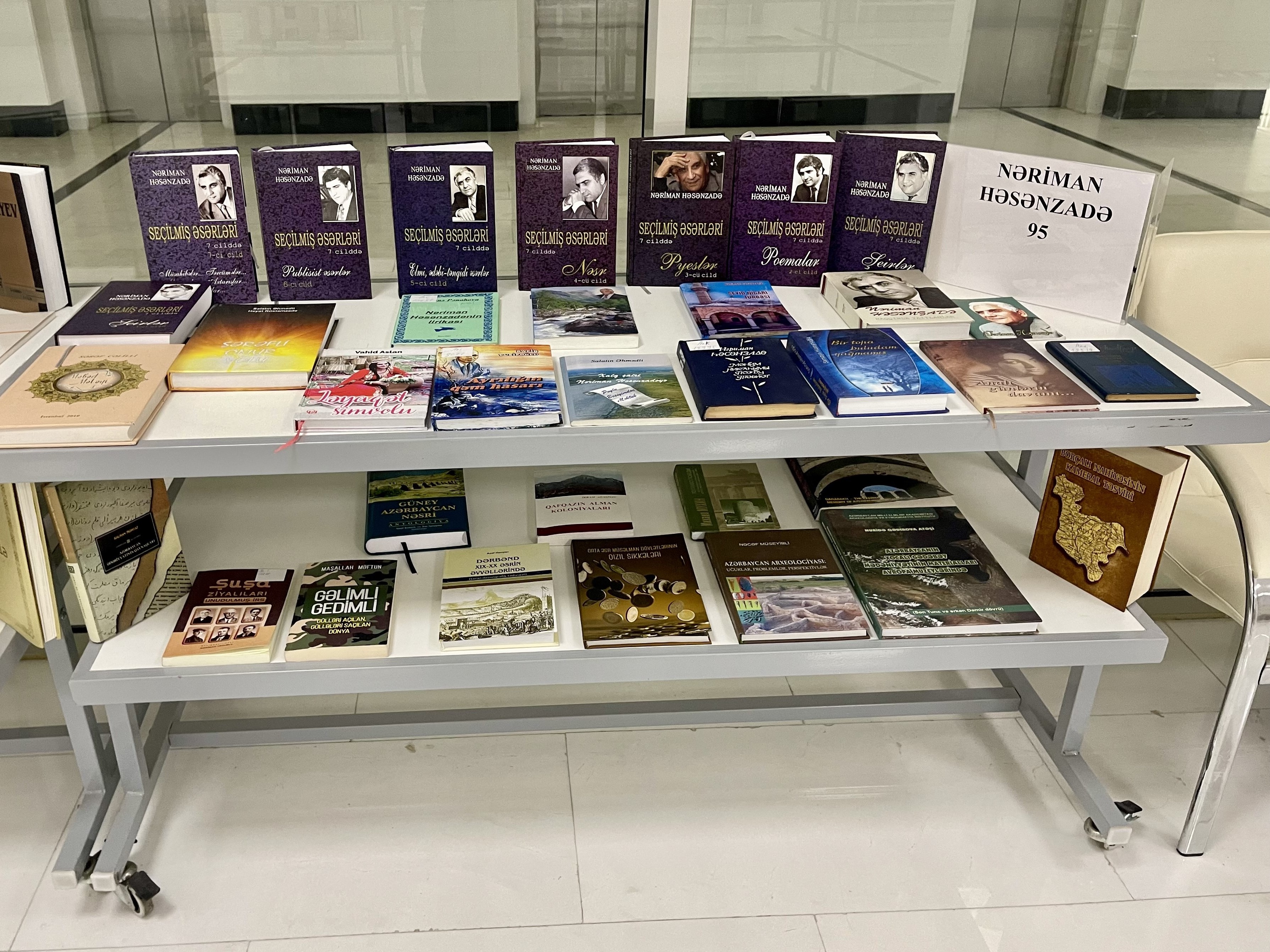 MEK “Xalq şairi Nəriman Həsənzadə - 95” adlı kitab sərgisi hazırlayıb