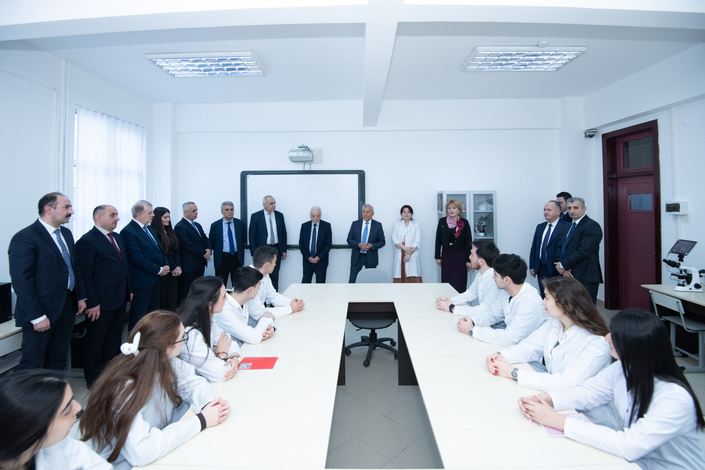 BMU-da Biotexnologiya elmi-tədqiqat və tədris laboratoriyası açılıb