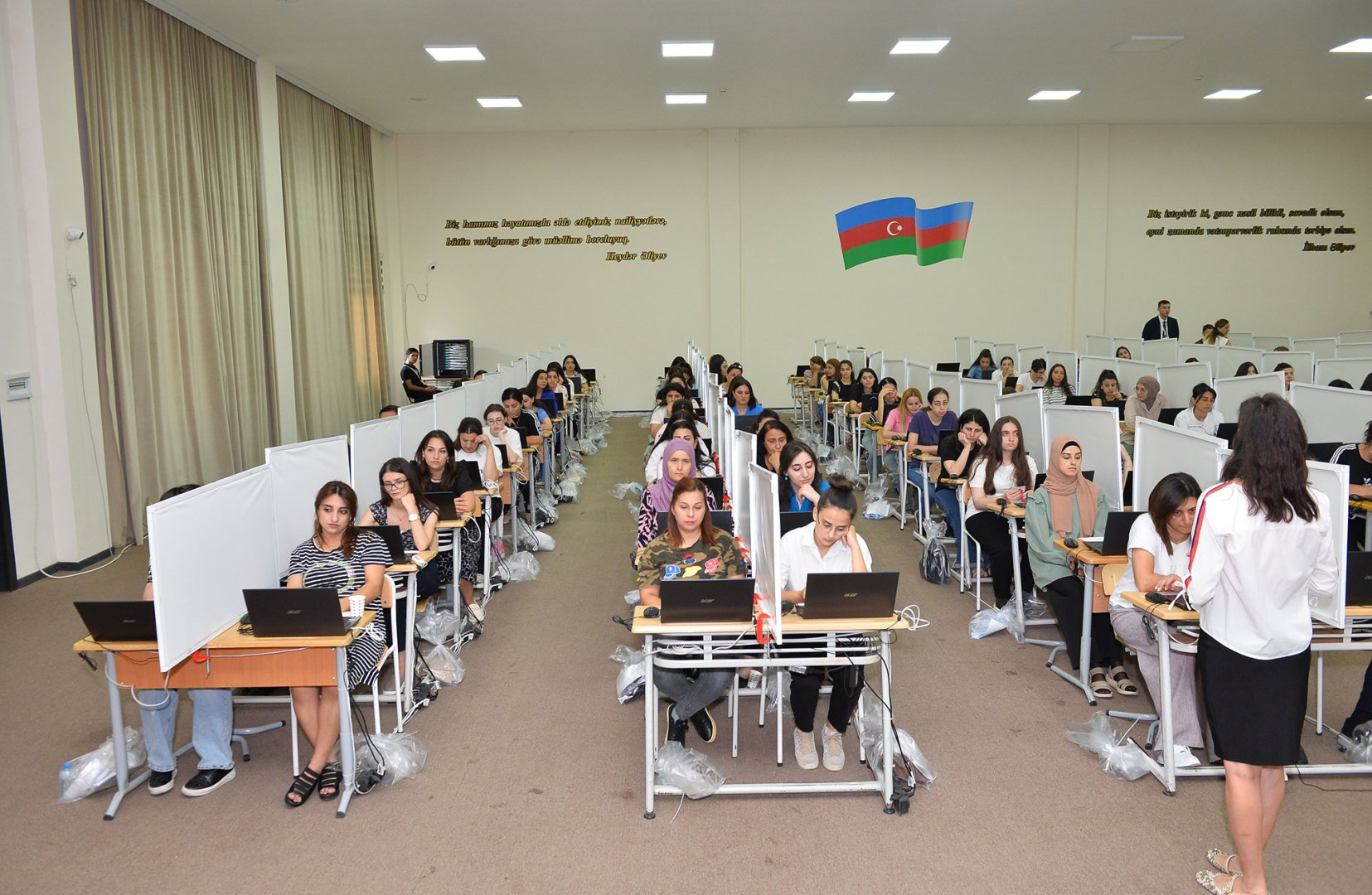 İşə qəbul üzrə 3 000 minə yaxın vakansiya təqdim olunub