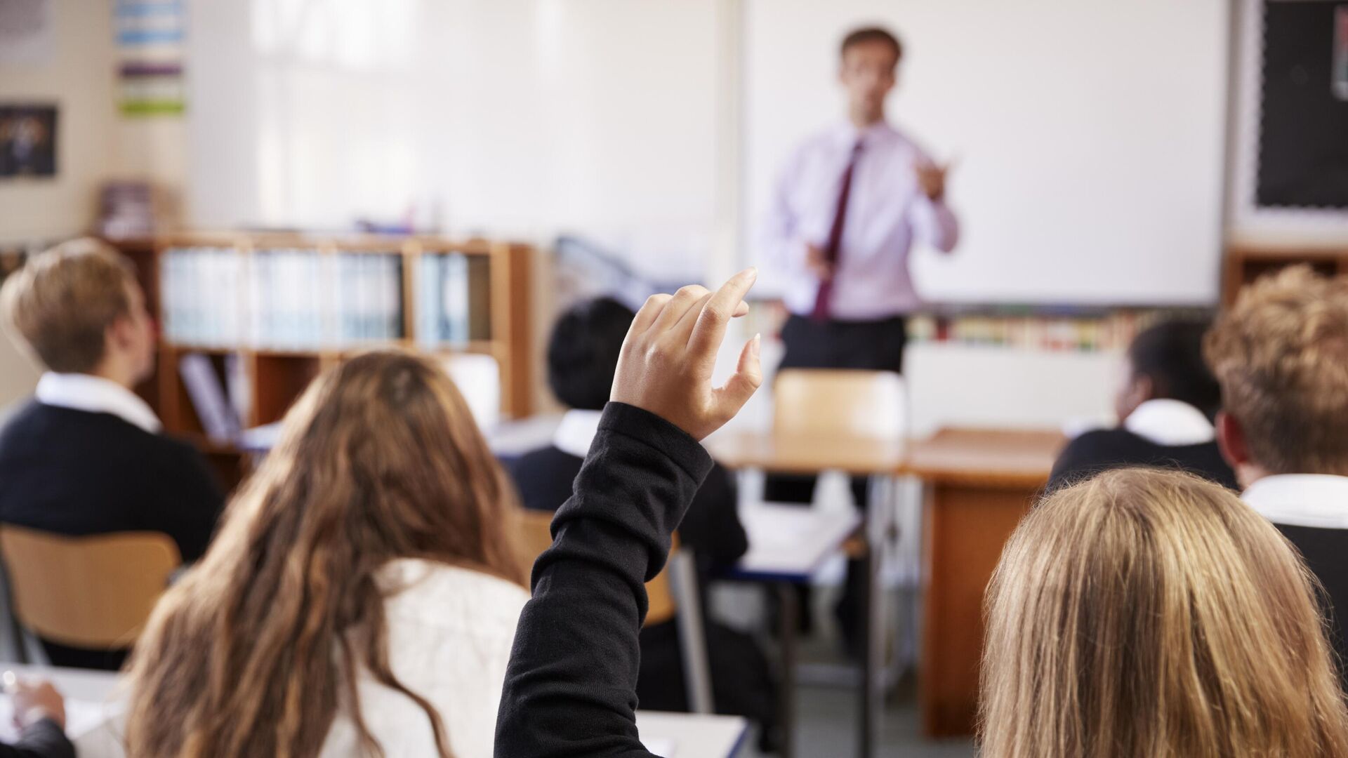 Universitetlər təhsil haqlarını artırıbmı? – SORĞU