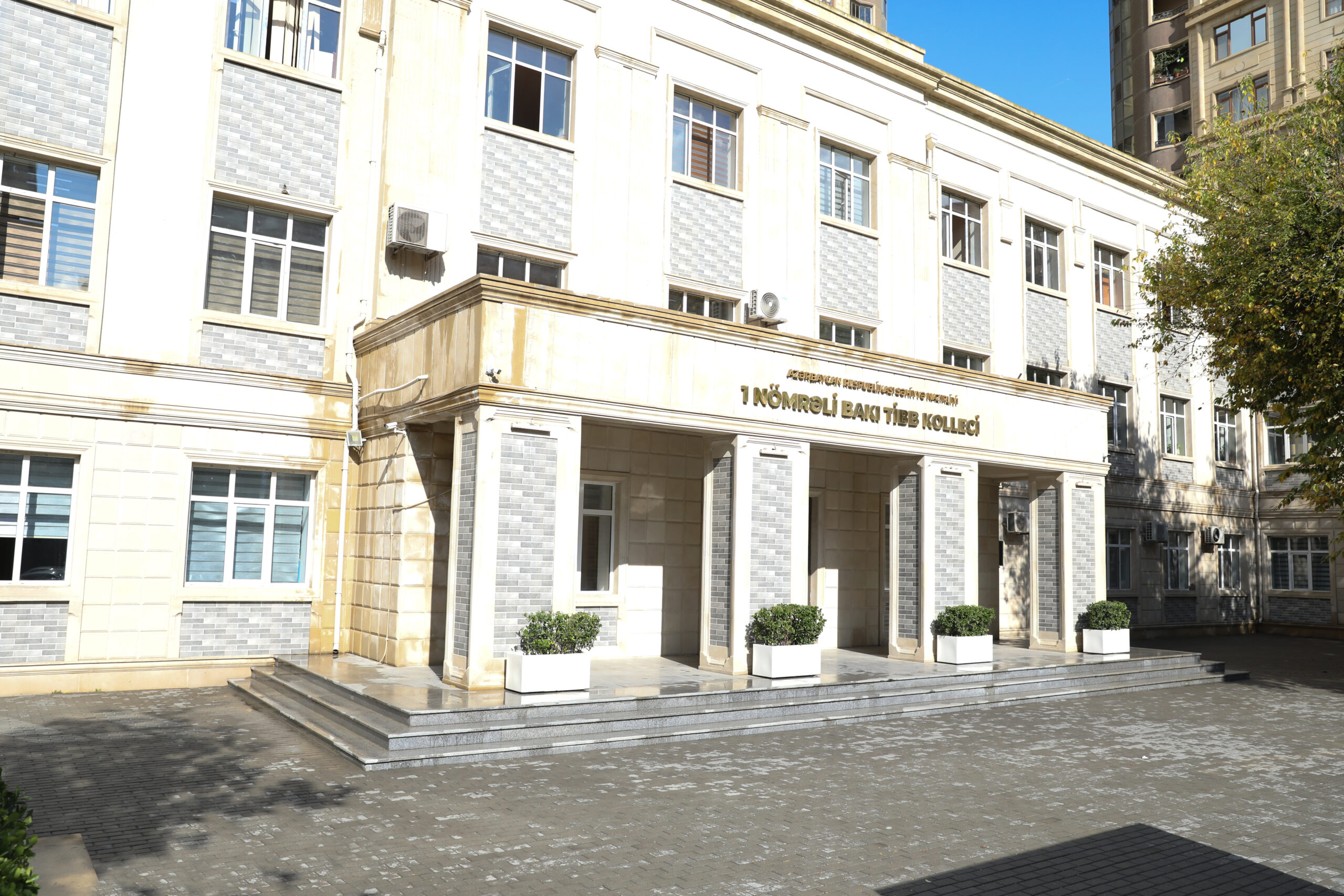 1 nömrəli Bakı Tibb Kollecində gözdən əlil abituriyentlər üçün 15 plan yeri ayrılıb