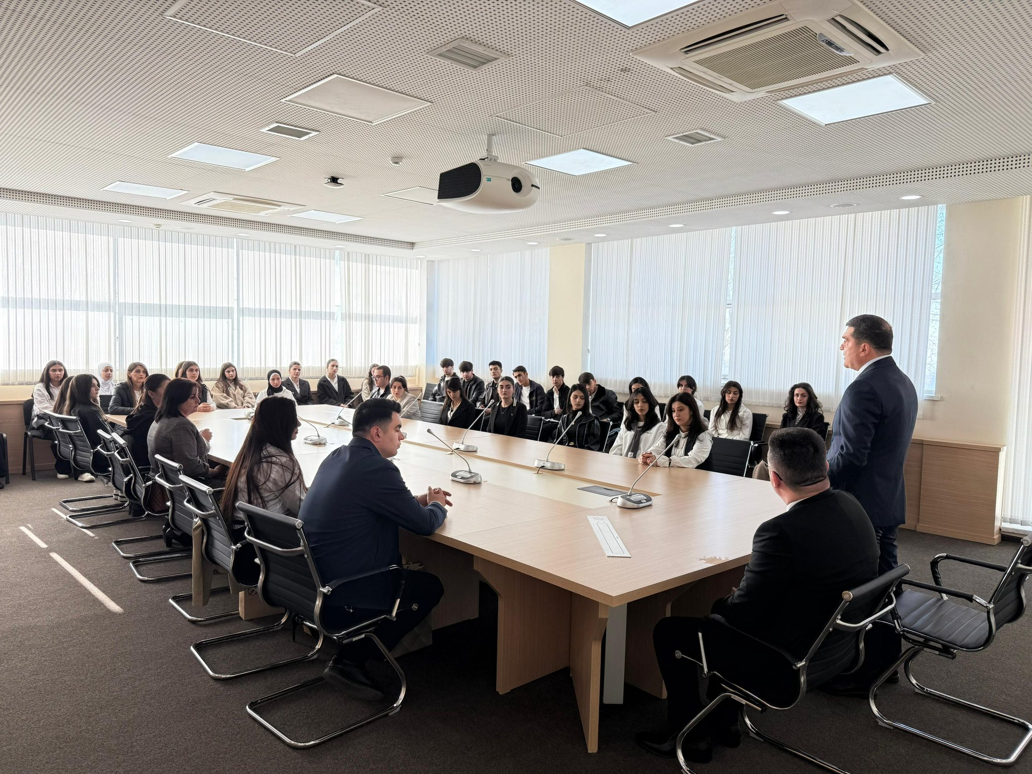 Qəbələ Peşə Təhsil Mərkəzinin tələbələri rayon məhkəməsinə ekskursiya ediblər