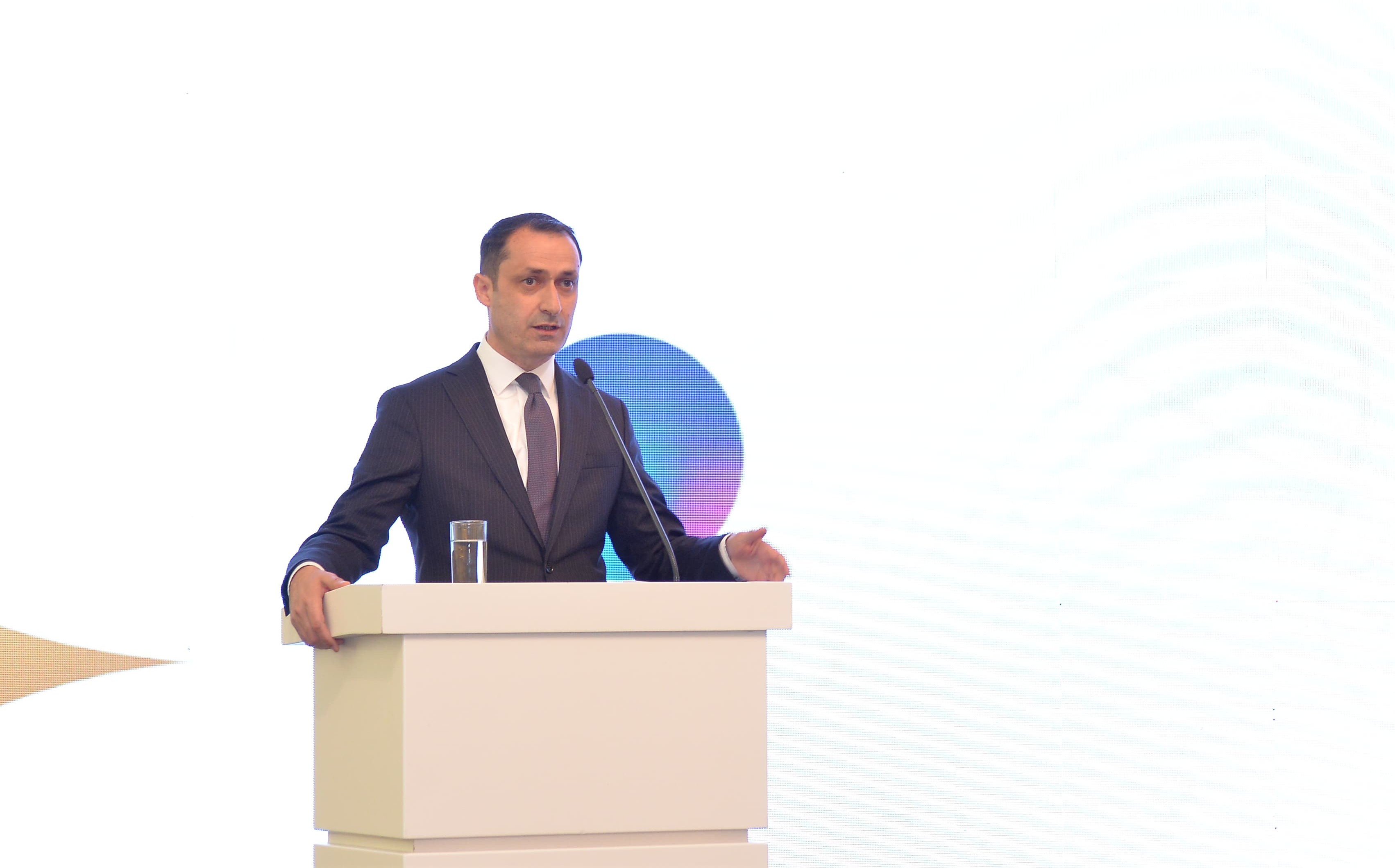 Fuad Qarayev: Burada şagirdlər fərdi yox, komanda şəklində yarışırlar