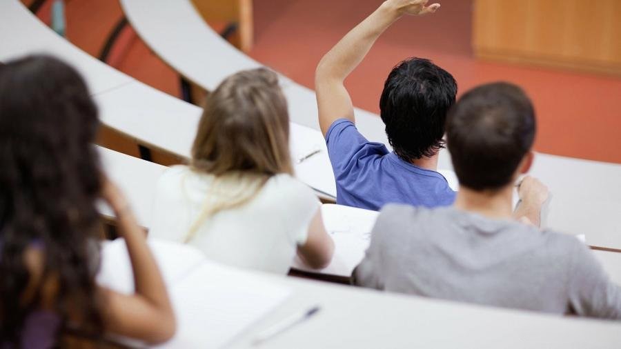 “Məktəblərdə istedadlı uşaqlar çoxdur, amma universitetdə onların sayı azalır