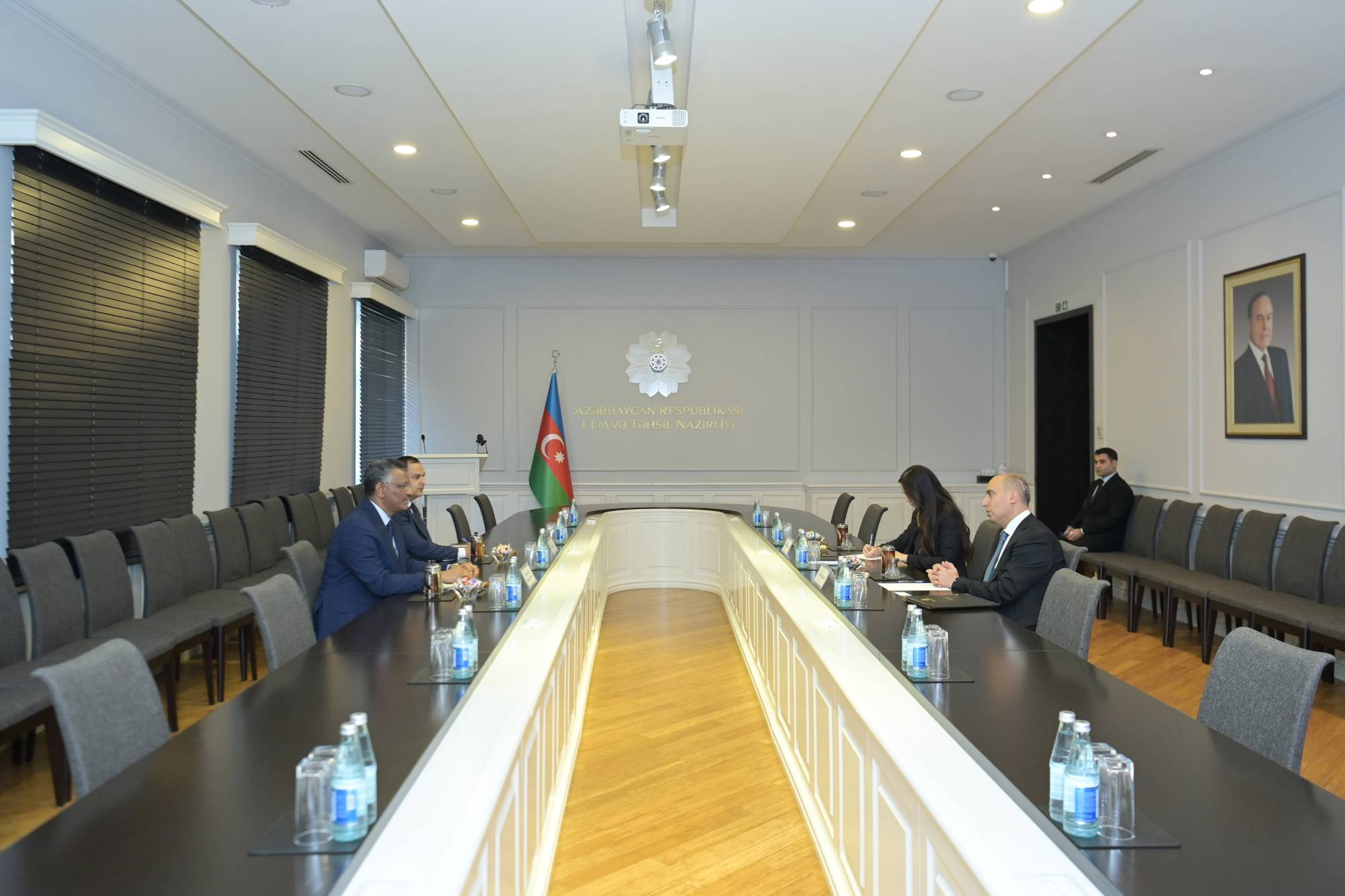 Elm və təhsil naziri Sudan Respublikasının səfiri ilə görüşüb