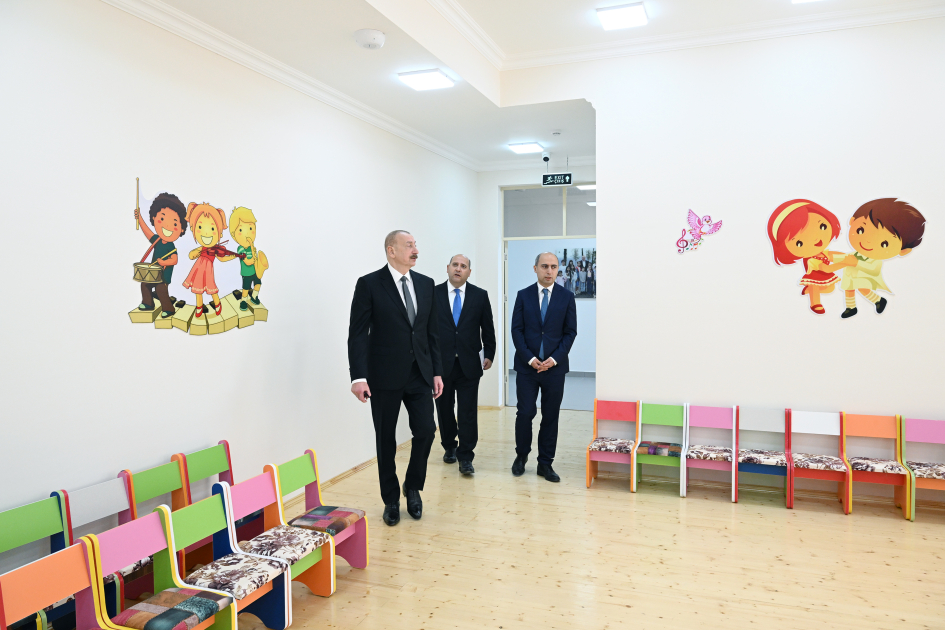 İlham Əliyev Ağdamın Kəngərli kəndində körpələr evi-uşaq bağçasının açılışında olub