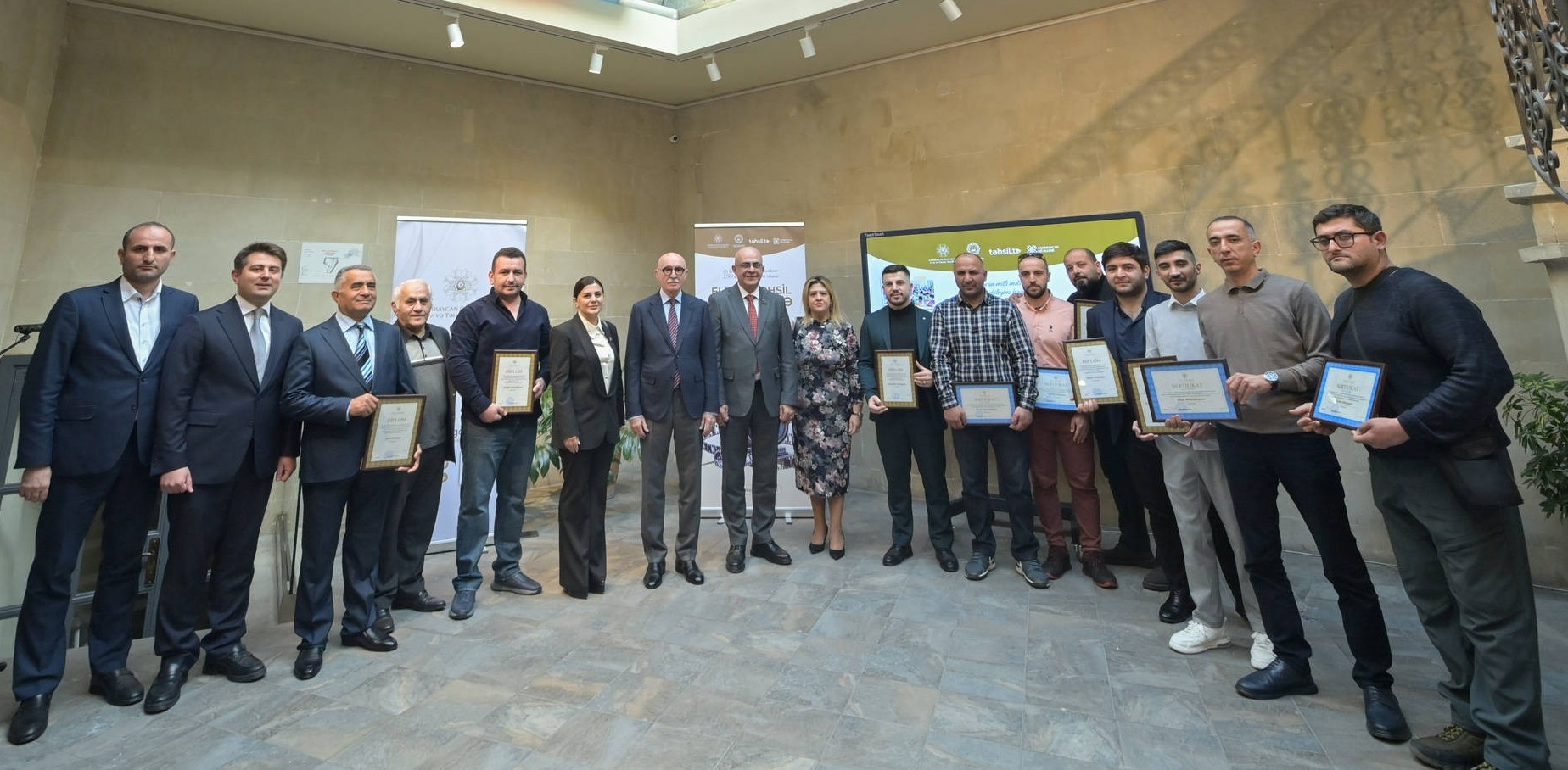 Təhsilə fotonun gözü ilə baxanlar mükafatlandırıldı