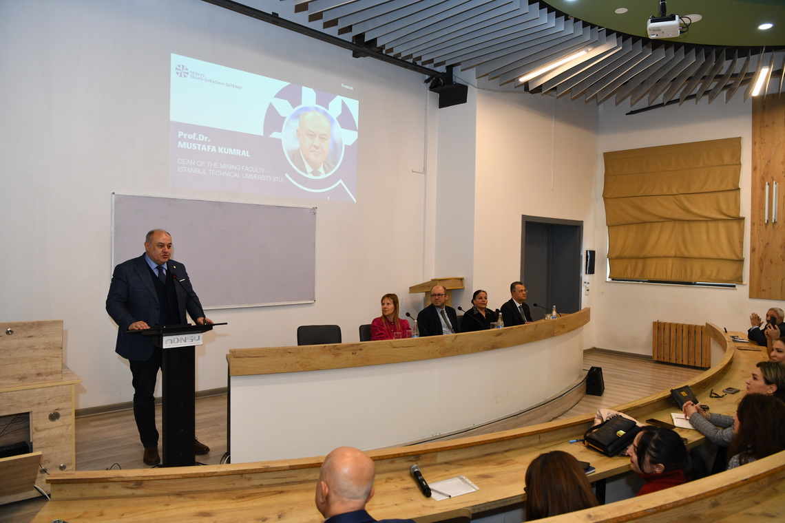 “Mədən sənayesində qadınların rolunun artırılması” mövzusunda seminar keçirilib