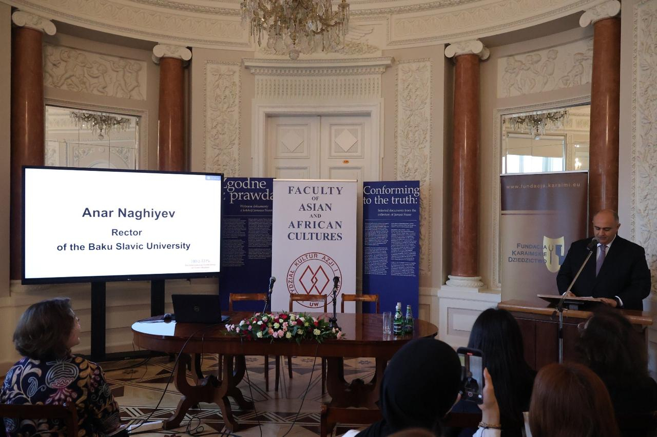 BSU-nun rektoru Varşava Universitetində çıxış edib