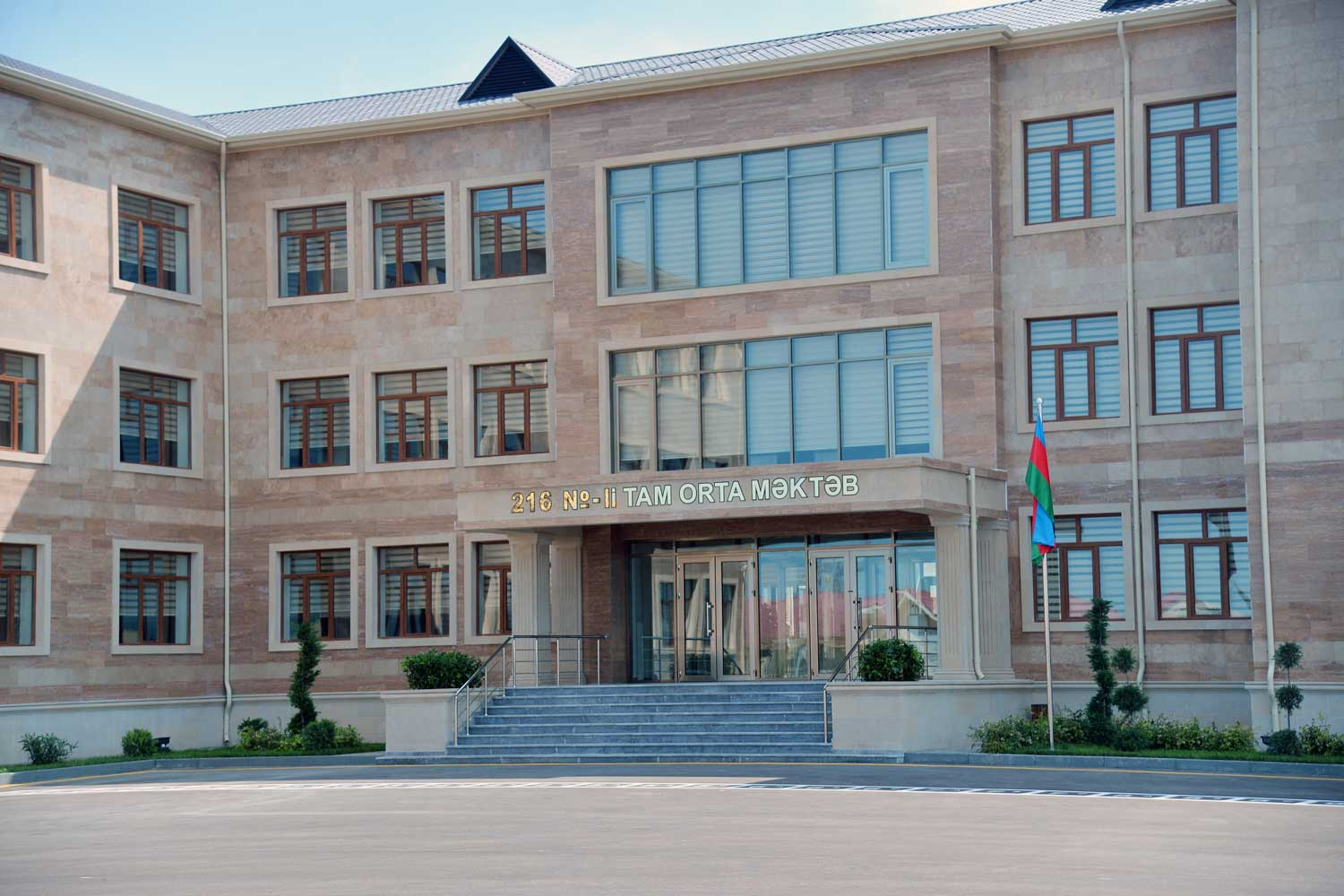 Müəllimlə direktor arasında yaşanan mübahisə ilə bağlı AÇIQLAMA