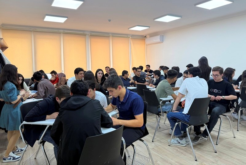 UNEC-də “Nə? Harada? Nə zaman?” adlı intellektual yarış keçirilib