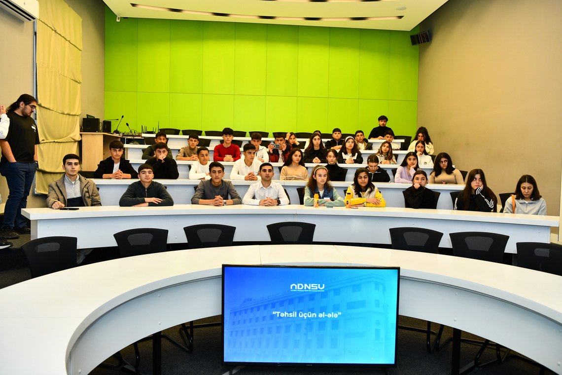 Şagirdlər “Təhsil üçün əl-ələ” layihəsi çərçivəsində ADNSU-da olublar