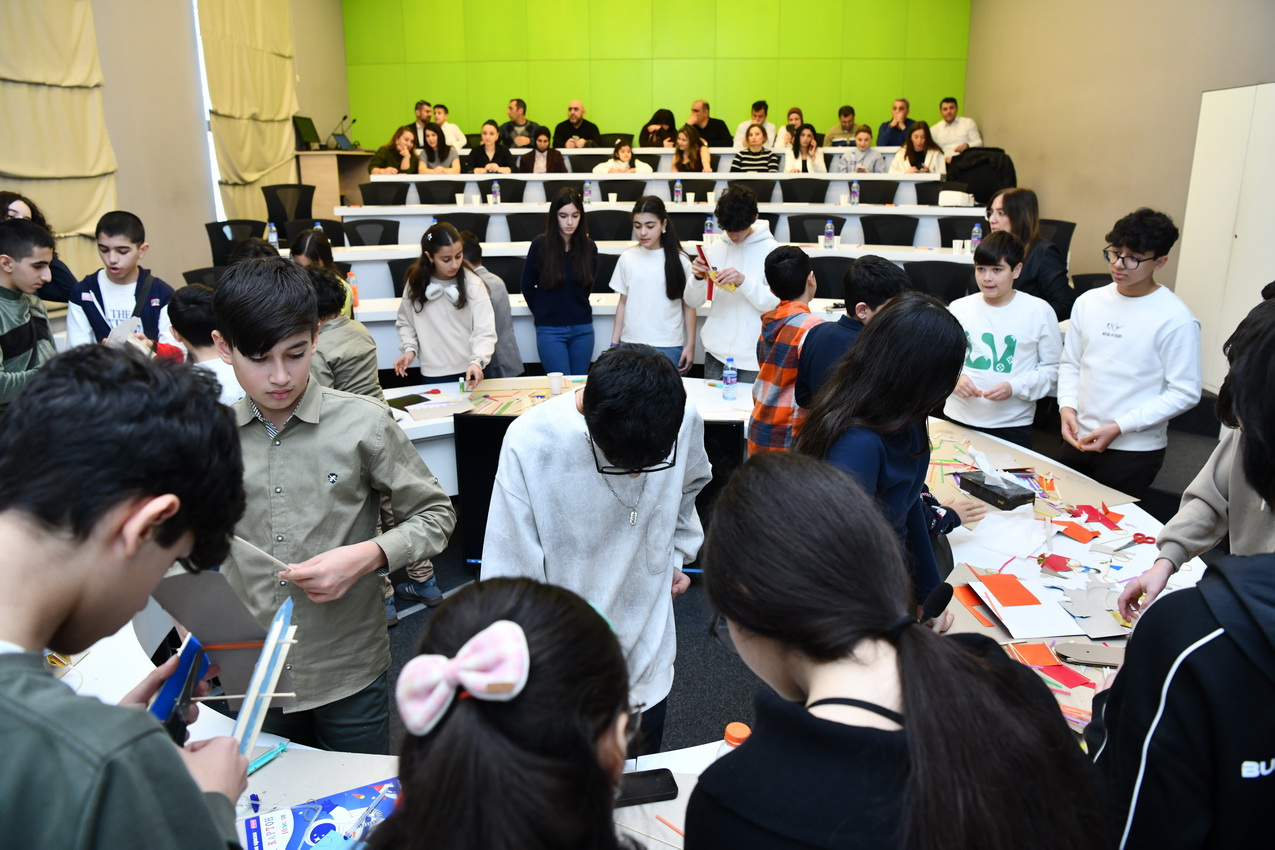 ADNSU-da şagirdlər üçün “Mühəndislik düşərgəsi” başa çatıb