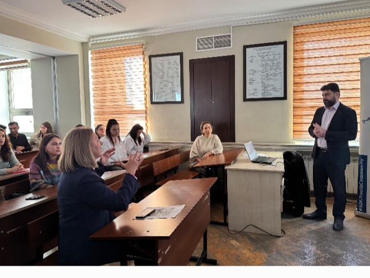 AzMİU-da "Dayanıqlı şəhərin mobilliyinin ekologiyaya təsiri” mövzusu müzakirə edilib