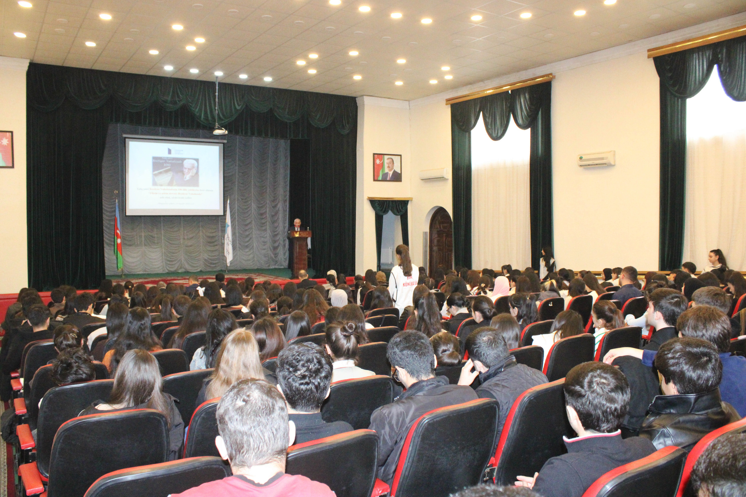 MDU-da Bəxtiyar Vahabzadənin 100 illik yubileyinə həsr olunmuş konfrans keçirilib