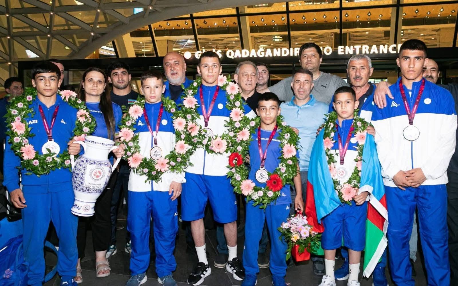 Məktəblimiz İtaliyada keçirilən yarışda gümüş medal qazandı