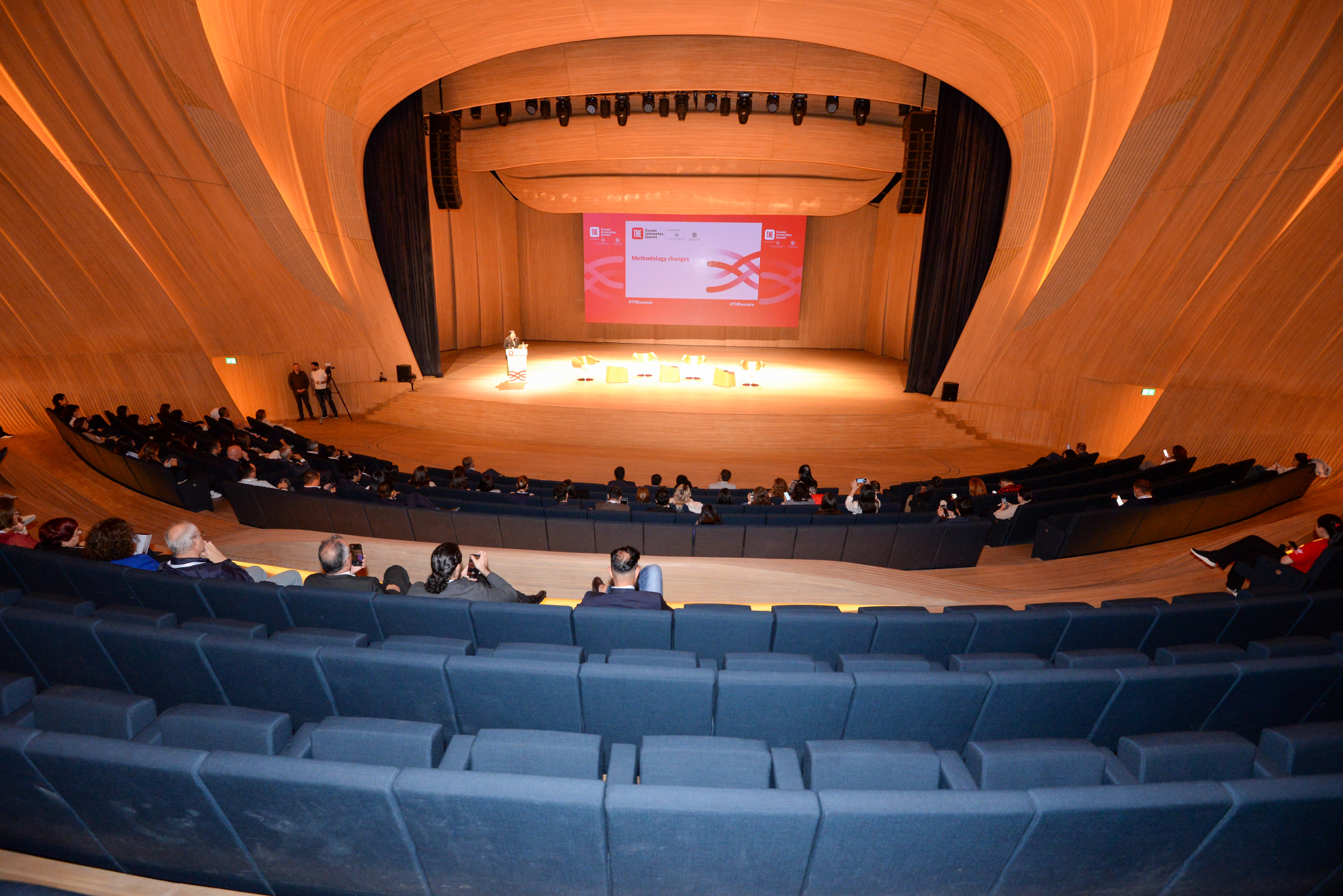 “THE Avrasiya Universitetləri Sammiti” öz işini panel müzakirələrlə davam etdirir