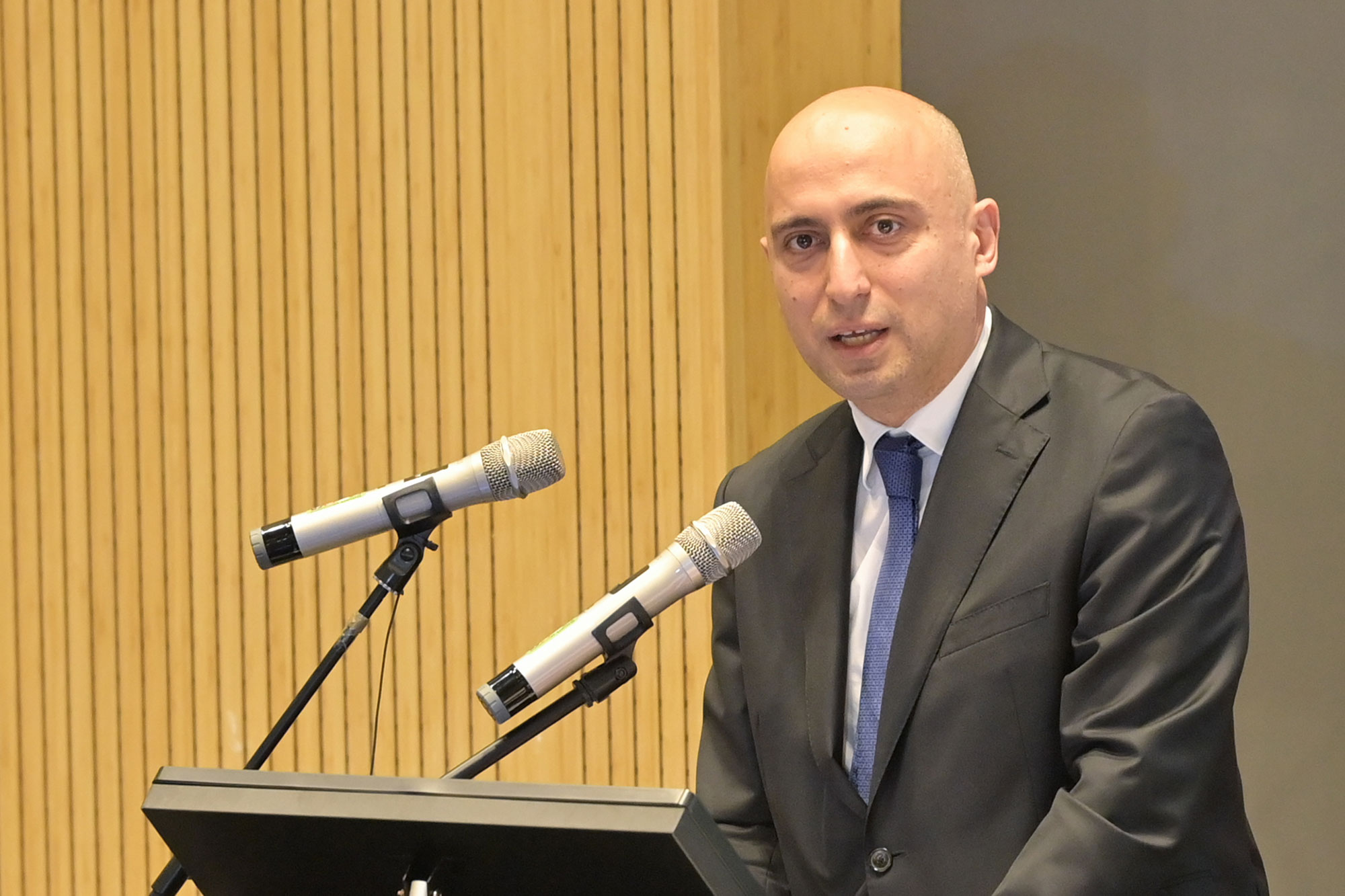 Hər bir ali məktəb təqaüd proqramı ilə bağlı təşəbbüs göstərə bilər - Nazir
