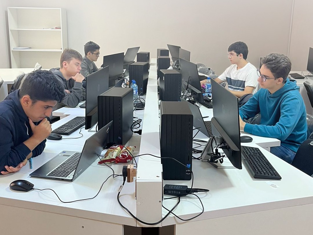 Məktəblilərimiz “Stars of Informatics” müsabiqəsində uğurla çıxış ediblər
