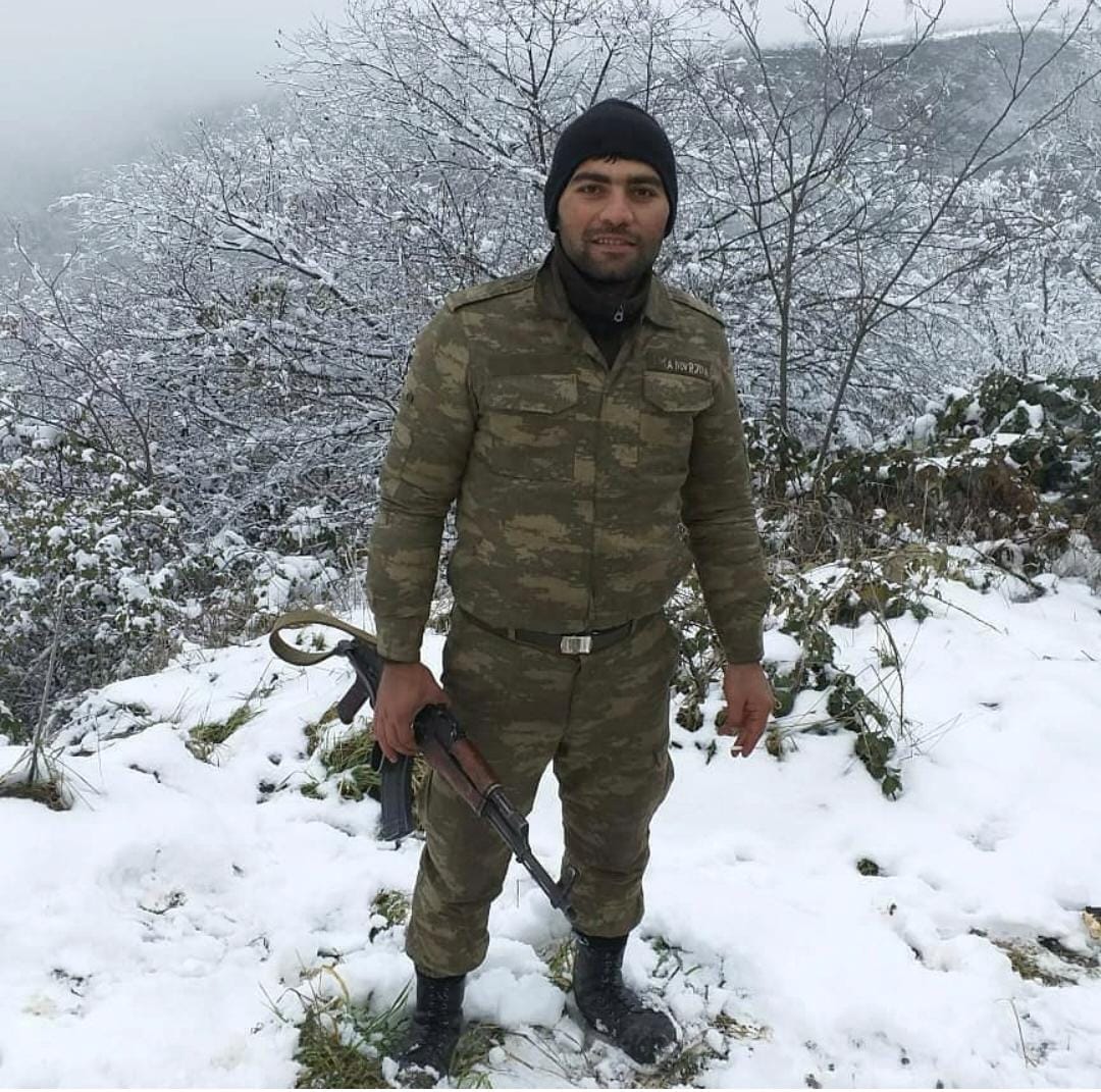 Sinifdə də, səngərdə də qəhrəman müəllim