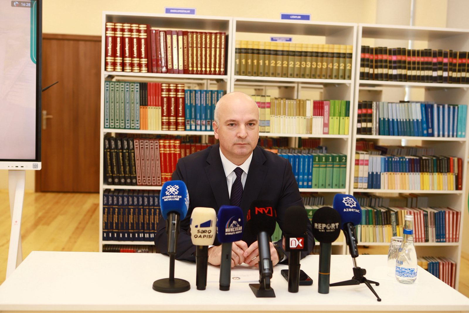 Nazir sertifikatlaşdırma ilə bağlı müəllimlərə tövsiyə verdi