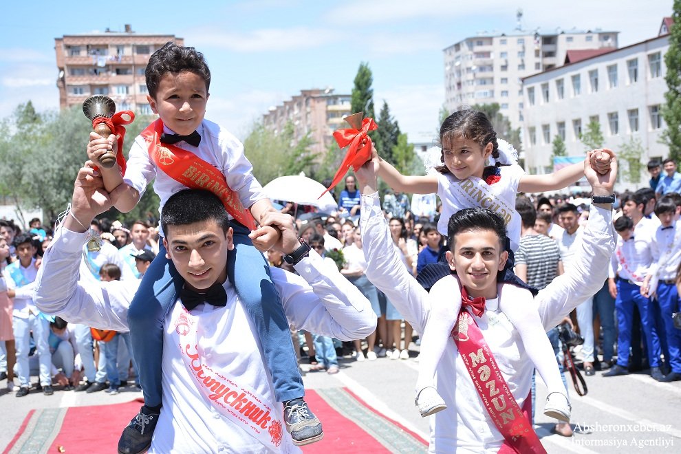 Bu il 116 mindən çox şagird XI sinfi bitirir